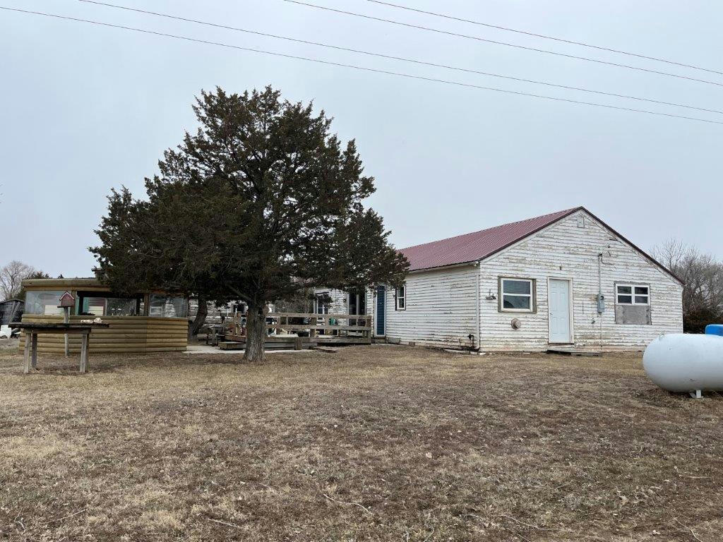 209 N POLK AVE, ISABEL, SD 57633, photo 1 of 18